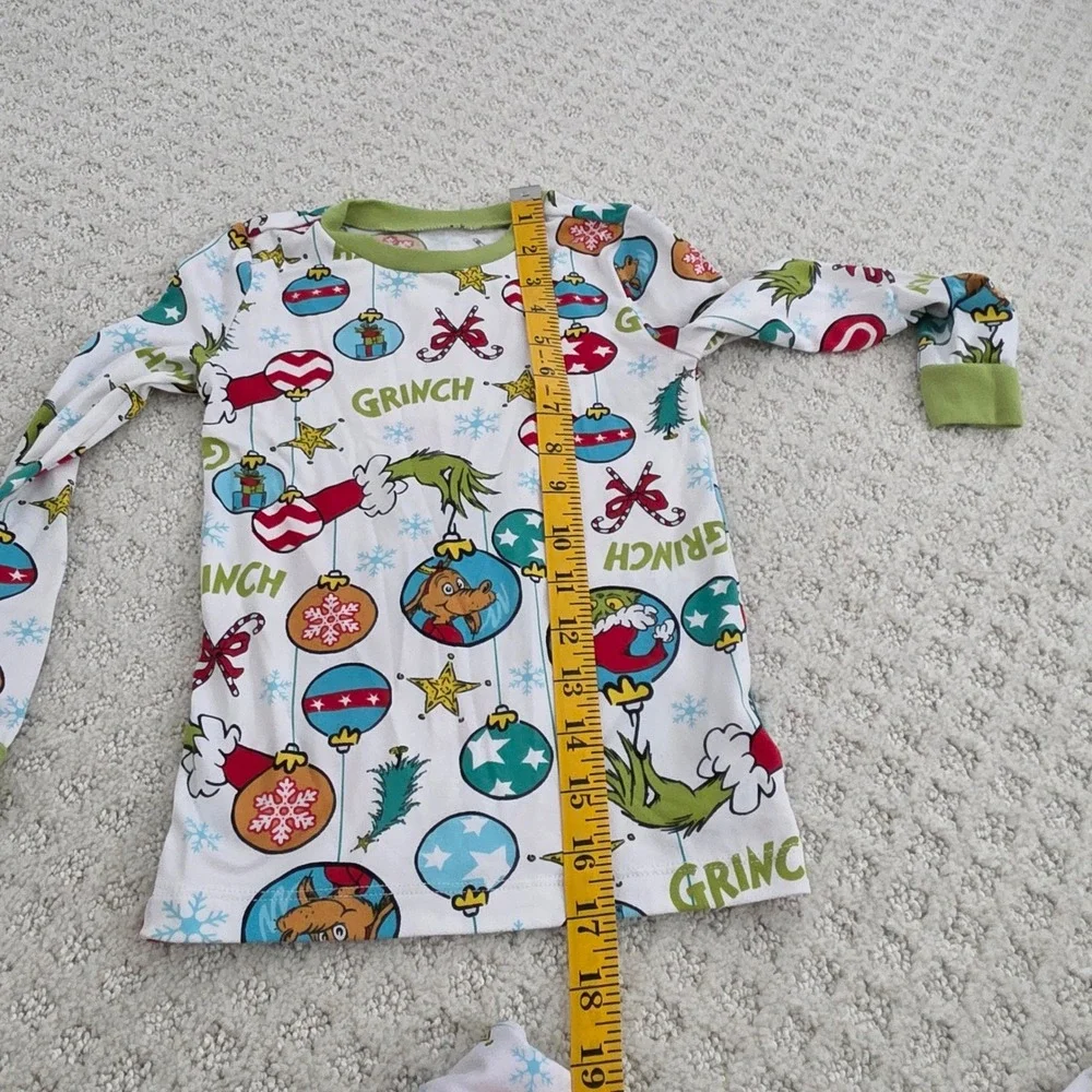 The Grinch Christmas Pajama Set Long Sleeve Top Pants kids size 5t
